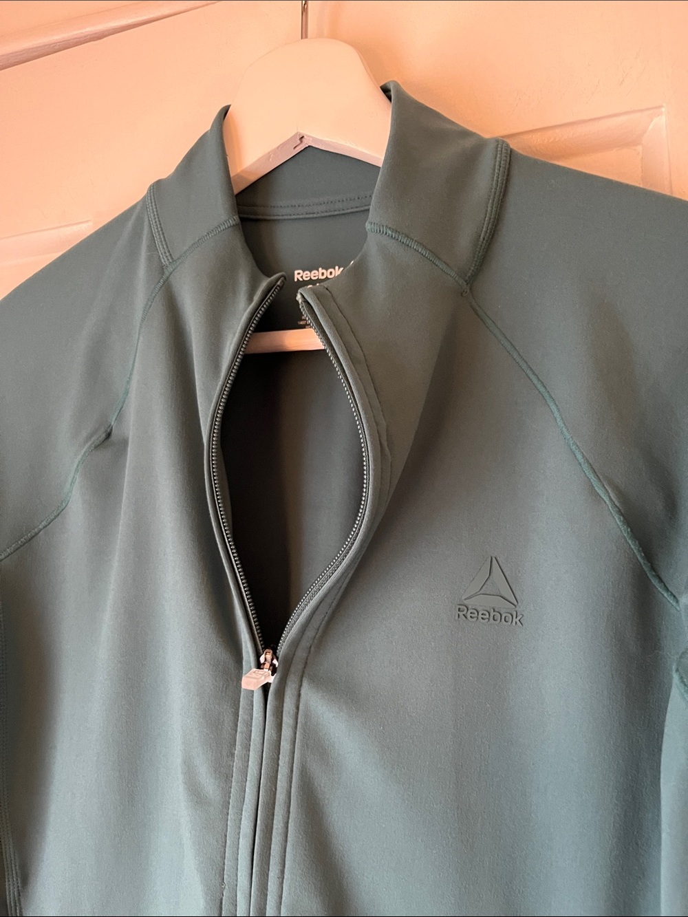 Like New Reebok Move Performance Teal Softshell Exercise Jacket Zip Top - Balsam - Picture 3 of 5